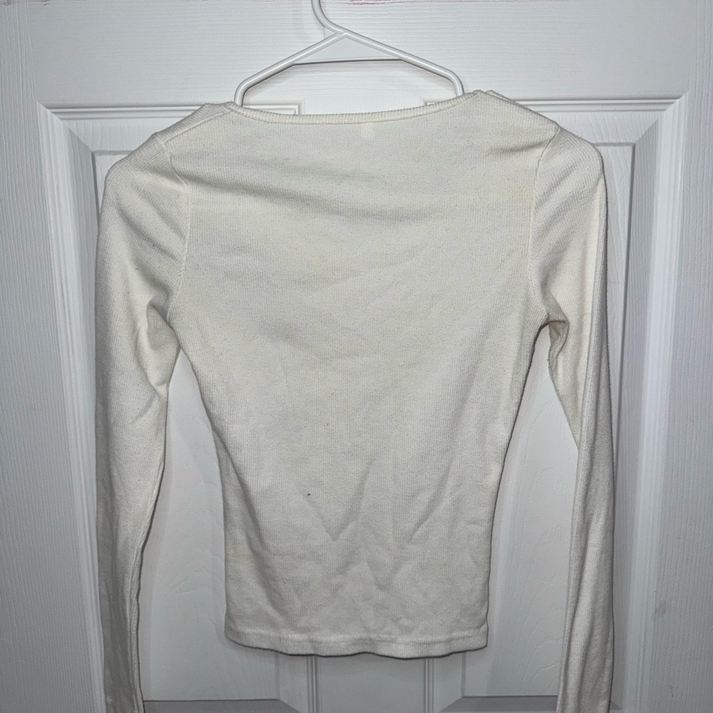 Small Rhinestone Wings Cream Top - Picture 3 of 4